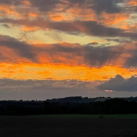 Nyaraló 7 Person With Hot Tub Blackwater