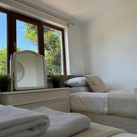 7 Person With Hot Tub Casa vacanze *