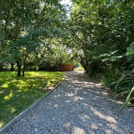 7 Person With Hot Tub Casa vacanze Blackwater