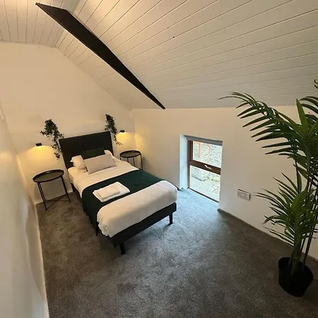 7 Person With Hot Tub *