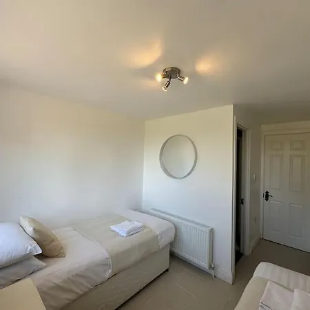 7 Person With Hot Tub Casa vacanze Blackwater