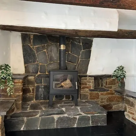 7 Person With Hot Tub * Blackwater