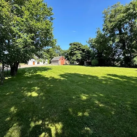 7 Person With Hot Tub Casa vacanze Blackwater