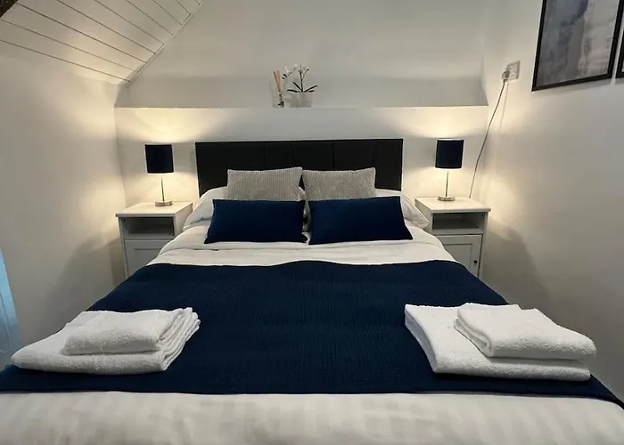 Nyaraló 7 Person With Hot Tub Blackwater