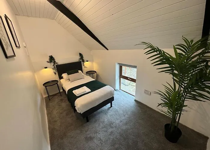 7 Person With Hot Tub *