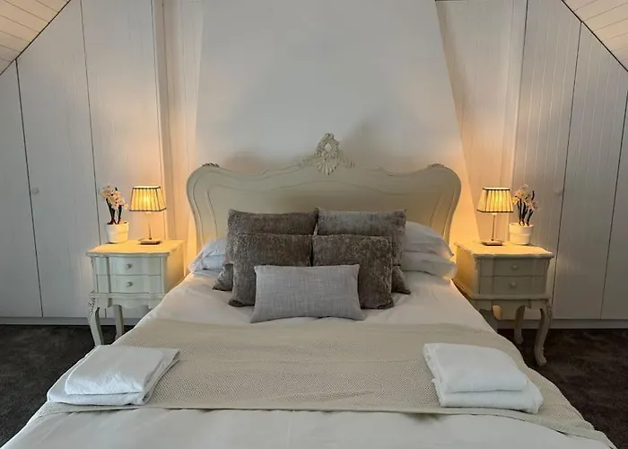 7 Person With Hot Tub *