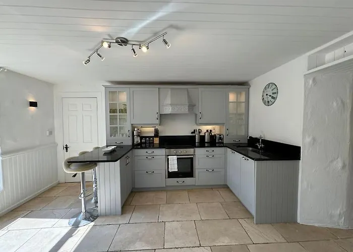 7 Person With Hot Tub Nyaraló *