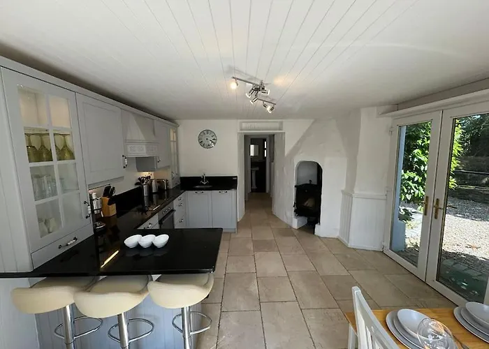 7 Person With Hot Tub Nyaraló